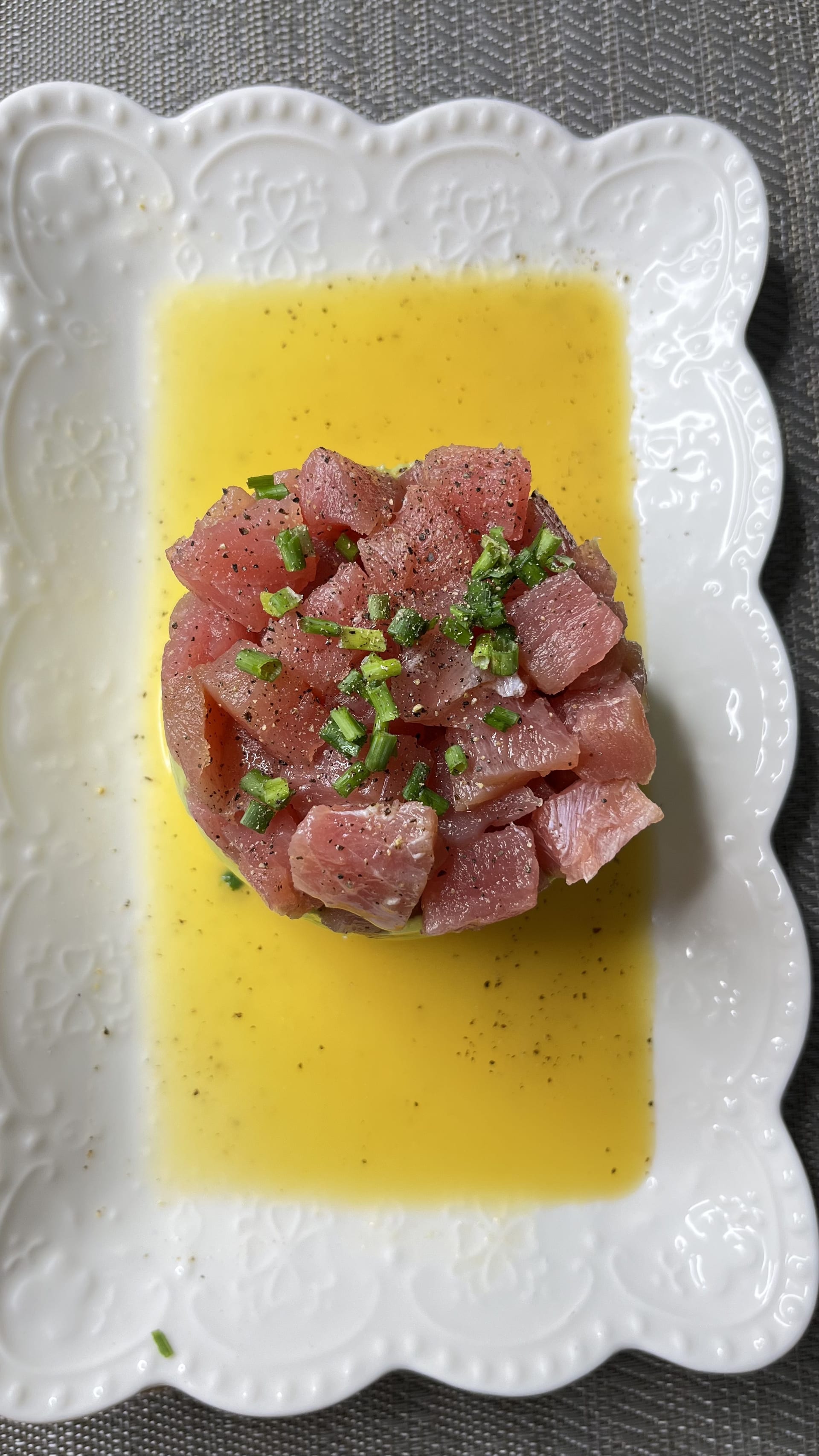 Tartar de atún con salsa de cítricos